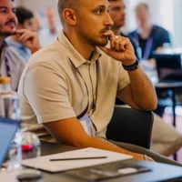 Getting the Source Right, Not Just the Fact: Source-Aware Verification for MCP Agents